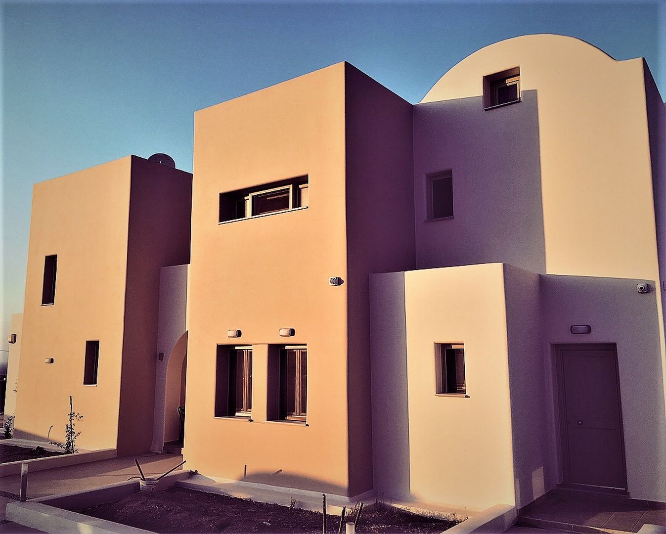 New Family House in Santorini 